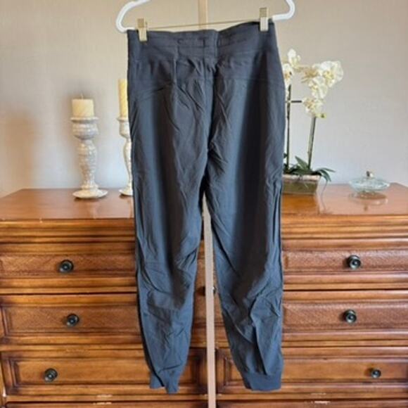 Lululemon Dance Studio Jogger Gray Size 6 NWOT - Picture 6 of 6